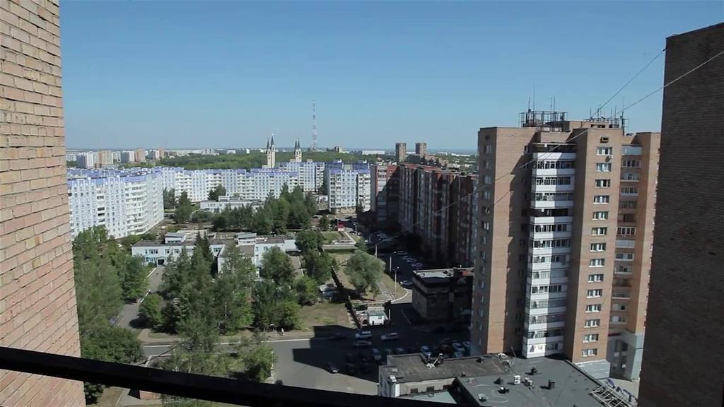 Apartamenty V Centre Na Stroitelei 30 ニジネカムスク エクステリア 写真